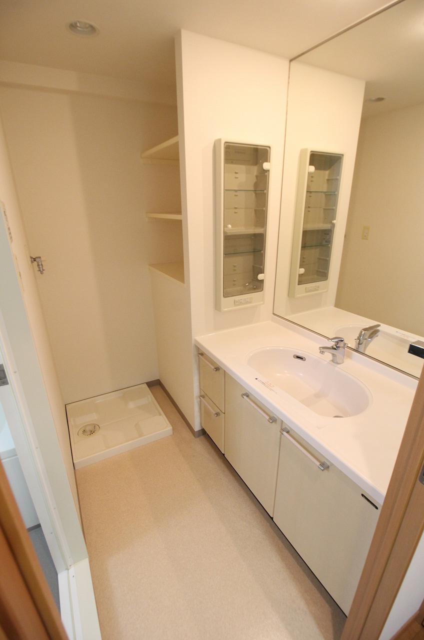 洗面設備　別の部屋の写真です