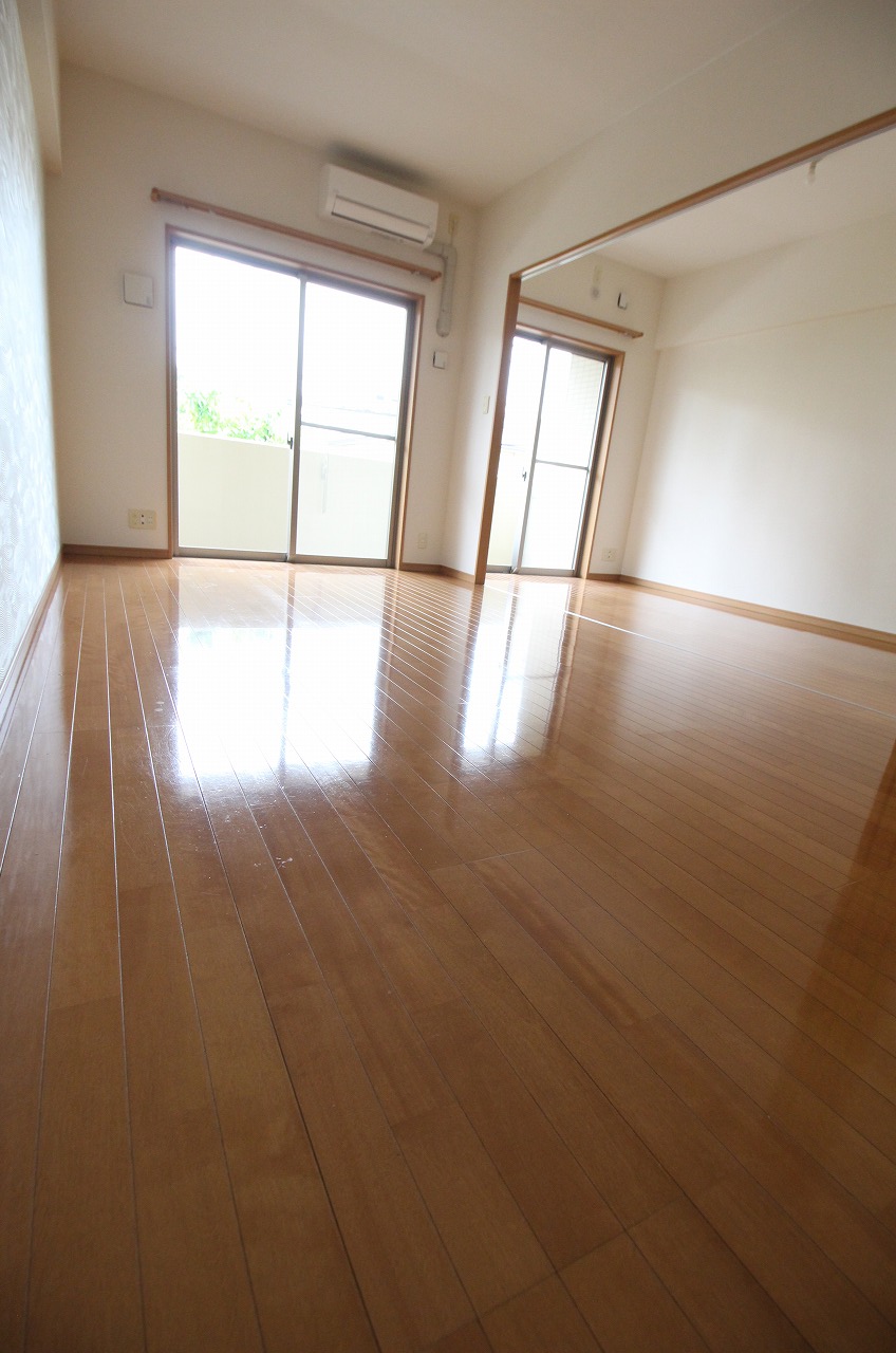居室・リビング　別の部屋の写真です
