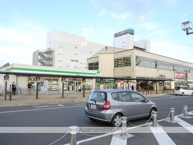 コンビニ　ファミリーマート（コンビニ）まで1809m