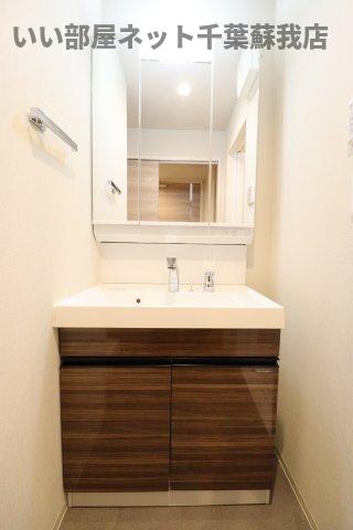 洗面設備　朝の準備に活躍する、洗髪洗面化粧台！ 同じ建物の別のお部屋の