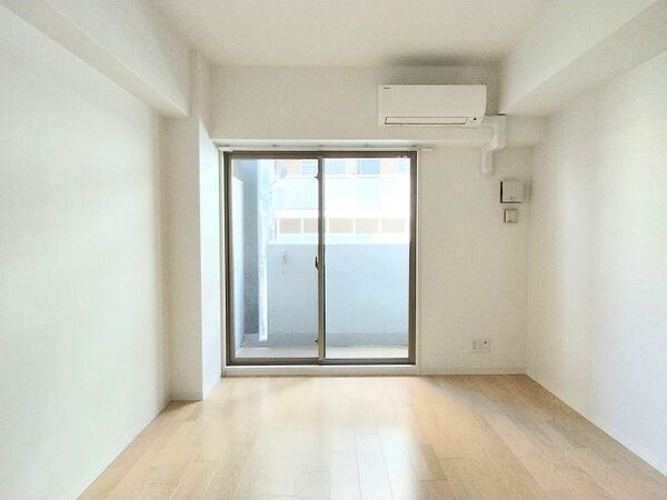 居室・リビング　同物件別部屋写真
