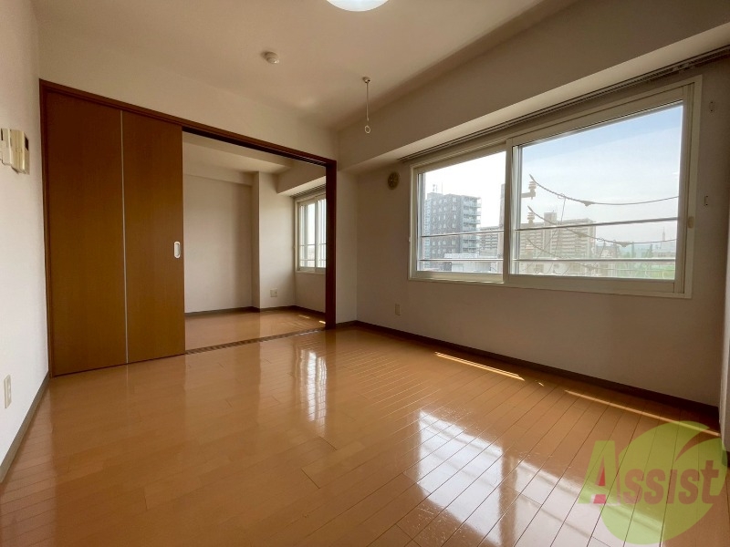 居室・リビング　明るいお部屋は気持ちよく過ごせそうですね。