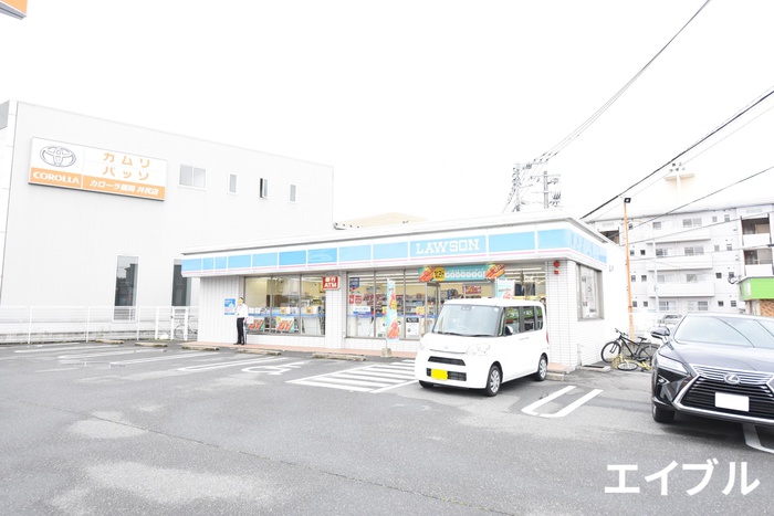 コンビニ　ローソン横手二丁目店（コンビニ）まで325m