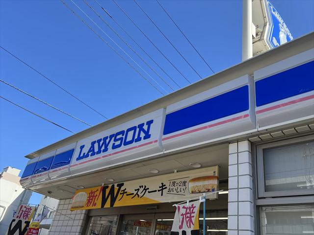 コンビニ　ローソン（コンビニ）まで892m