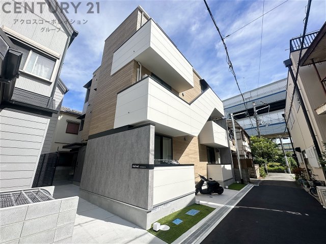 建物外観　オートロック完備で安心のセキュリティ♪