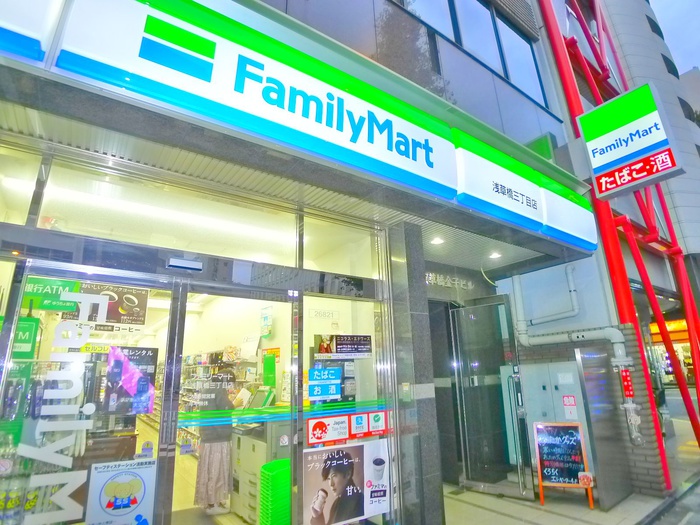 コンビニ　ファミリーマート（コンビニ）まで38m