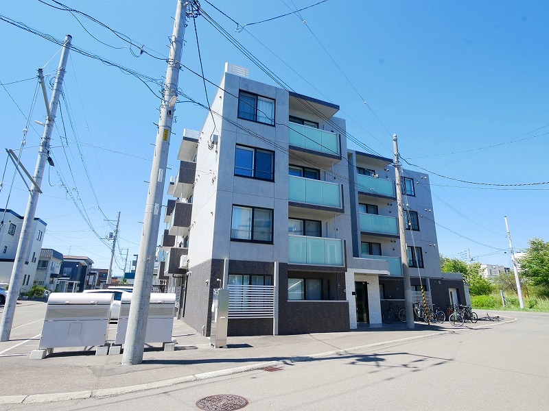 建物外観　閑静な住宅地です♪駐車場も空いています♪