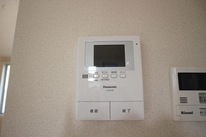 セキュリティ　来訪者が確認できるTVモニターホン付き。