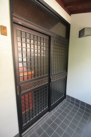 玄関　志茂5丁目戸建て　北区志茂
