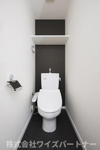 西鉄天神大牟田線 薬院駅 徒歩2分 14階建 築13年のトイレ写真