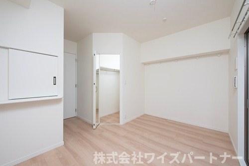 西鉄天神大牟田線 薬院駅 徒歩2分 14階建 築13年の居間写真
