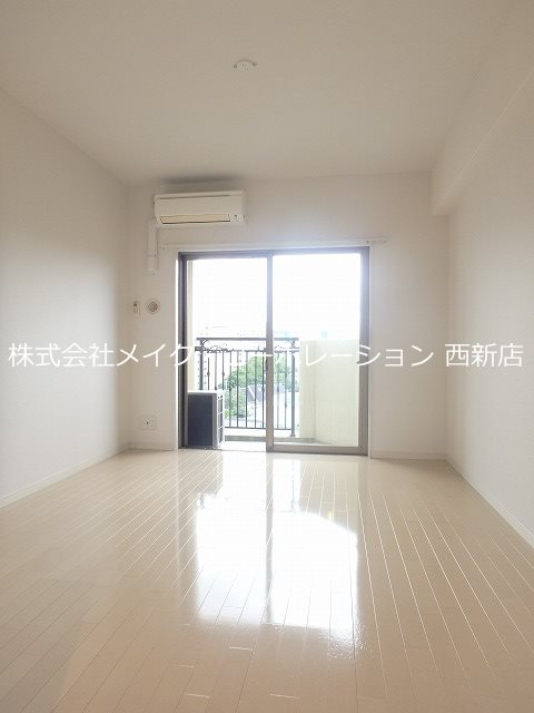 地下鉄七隈線 別府駅 徒歩5分 8階建 築19年の居間写真