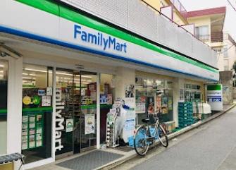 コンビニ　ファミリーマート　笹塚三丁目北店（コンビニ）まで727m