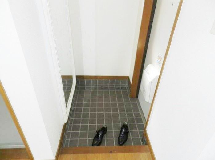 フラットユーワの玄関写真