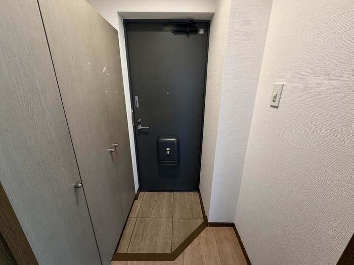 ライズ1番館の玄関写真