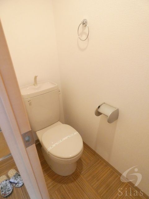 大阪モノレール本線 千里中央駅 徒歩10分 6階建 築20年のトイレ写真