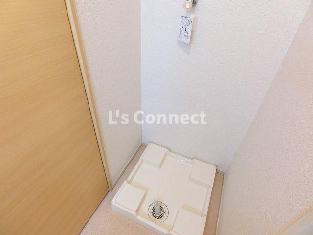 その他設備　室内洗濯機置き場には排水パン付き。