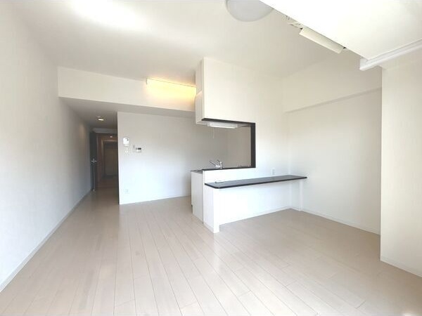 居室・リビング　※写真は同じマンションの違う部屋のものになります。