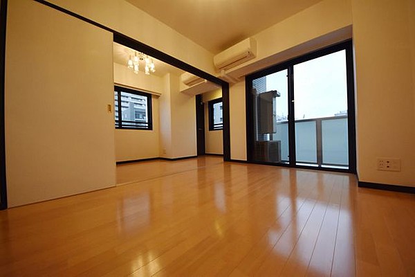 居室・リビング　写真は同タイプ住居です