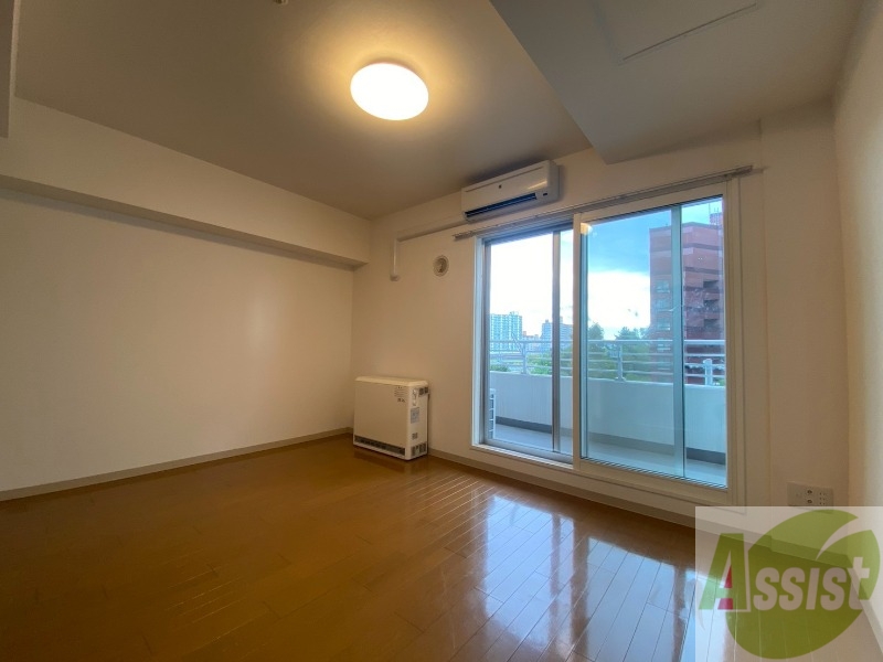 居室・リビング　広くてキレイなお部屋が広がっていて、充実した生活が送れそう。