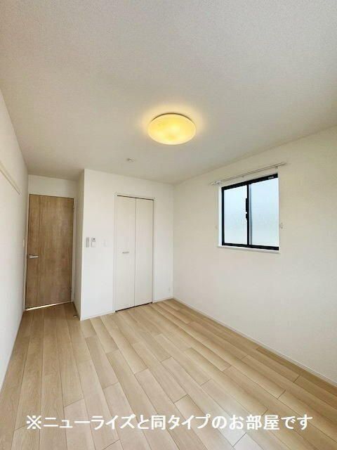 ＪＲ中央線 立川駅 徒歩10分 2階建 新築の居間写真
