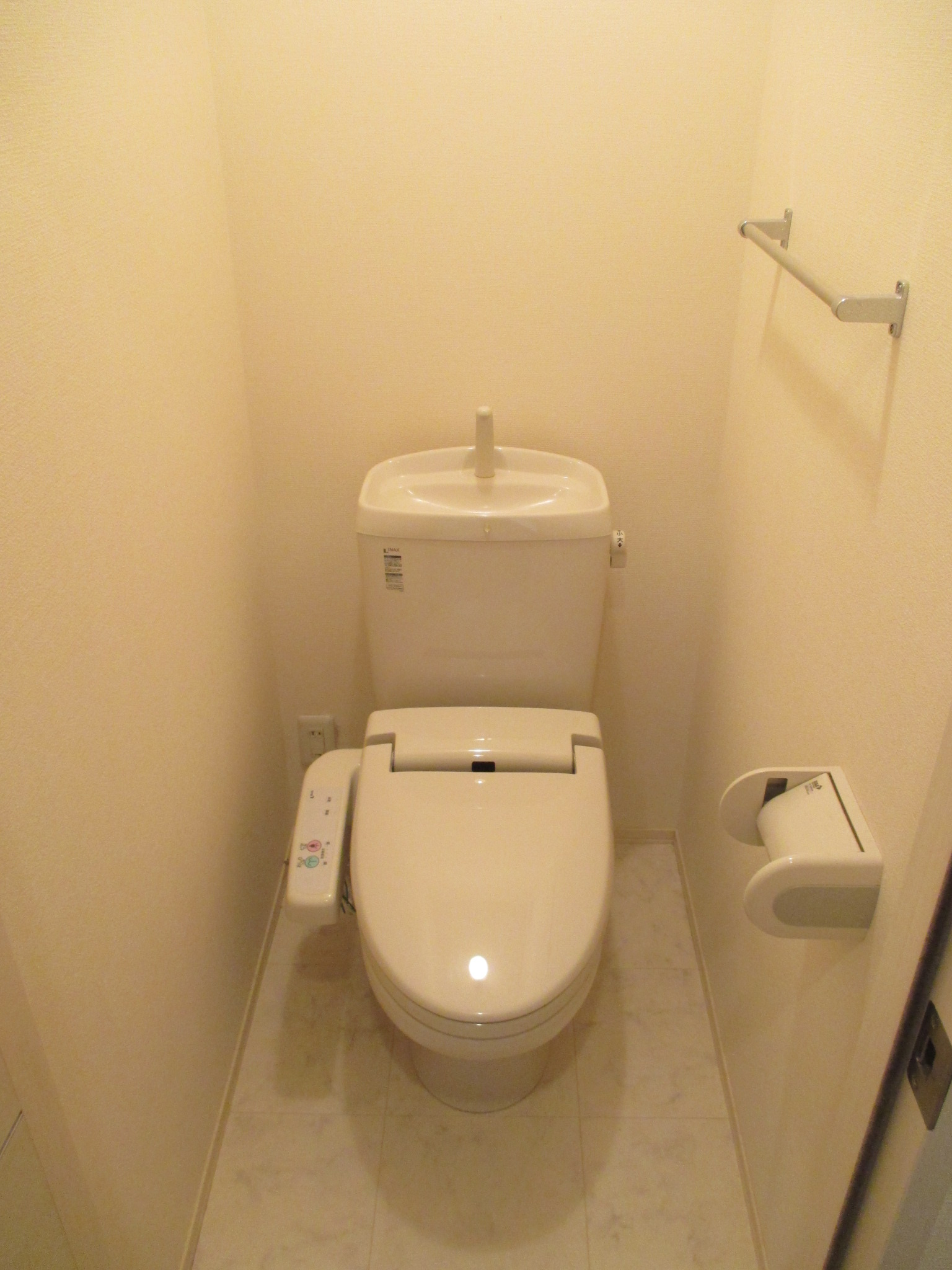 トイレ　こちらの画像は同一物件の別部屋です。
