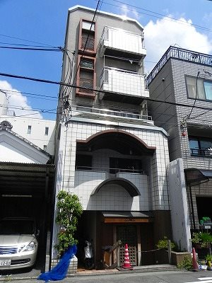 京都市中京区達磨町のマンションの建物外観