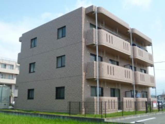 富士市川成新町のマンションの建物外観