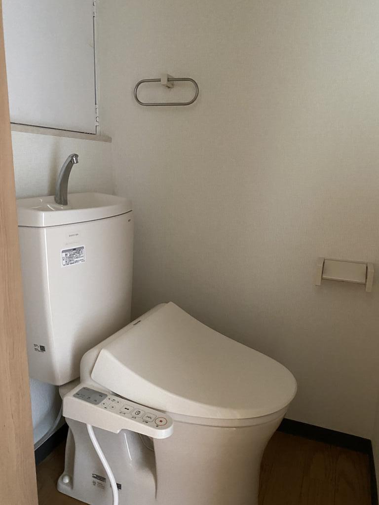 トイレ　ウォシュレット付き