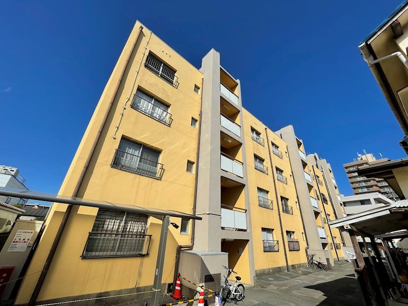 姫路市土山のマンションの建物外観