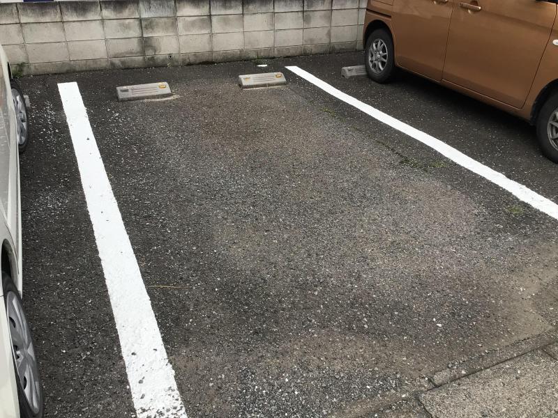 【クレール小暮の駐車場】