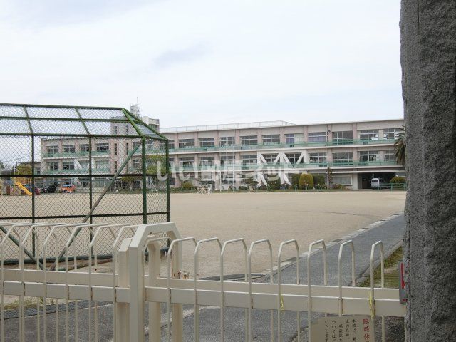 【ルビービルの小学校】