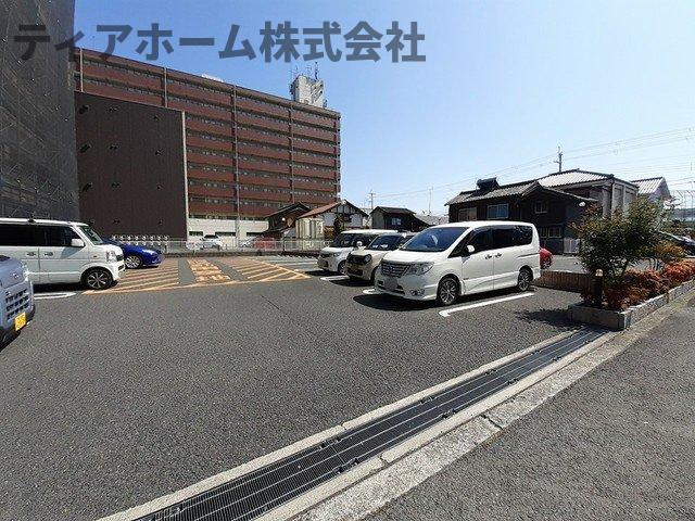 【フェリスの駐車場】