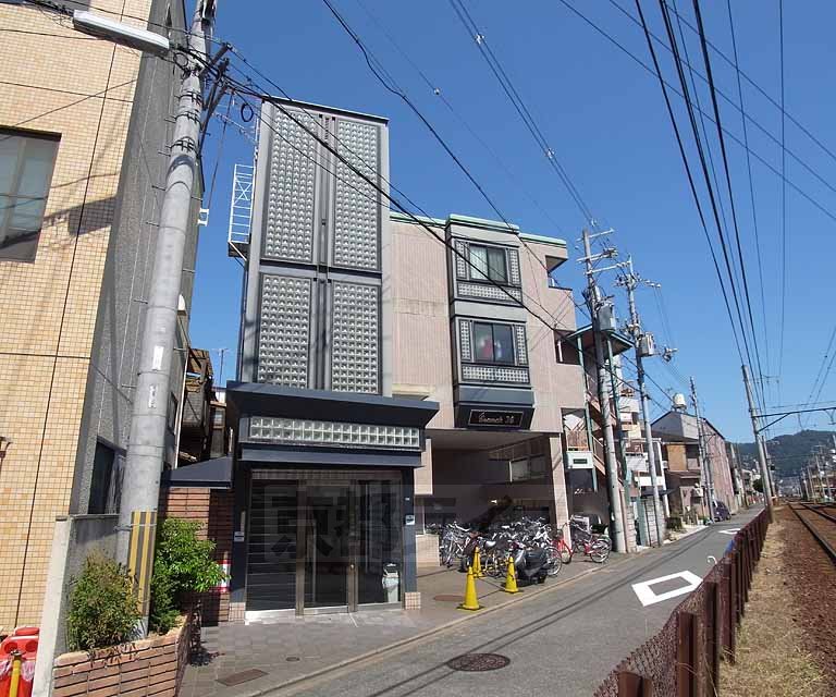 【京都市左京区田中南西浦町のマンションの建物外観】