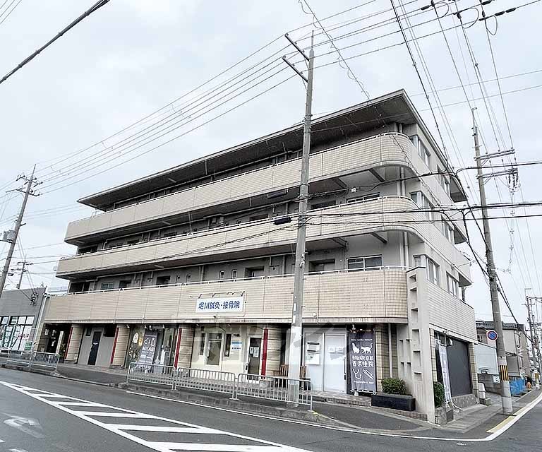 ファミーユ桂の建物外観