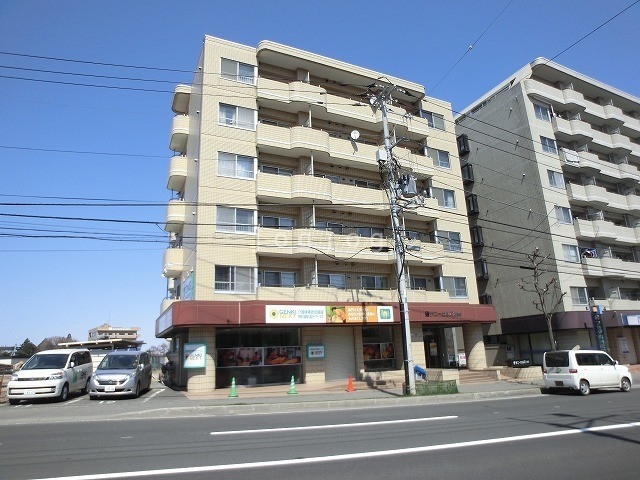 札幌市豊平区平岸八条のマンションの建物外観