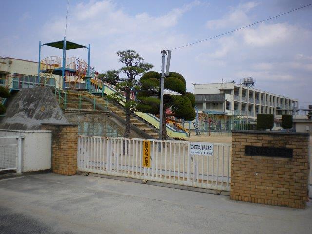 【倉敷市西中新田のアパートの小学校】