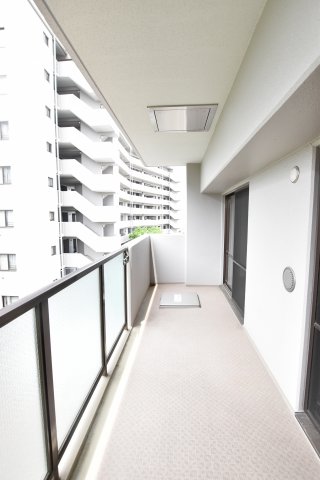 【堺市西区上のマンションのバルコニー】