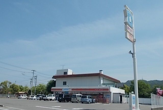 【今治市波方町樋口のアパートのコンビニ】