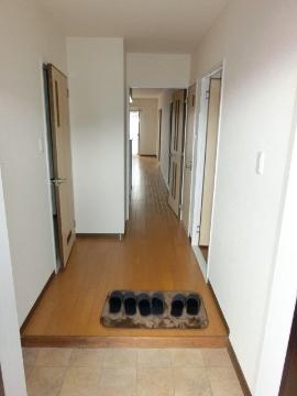 　玄関　玄関から室内