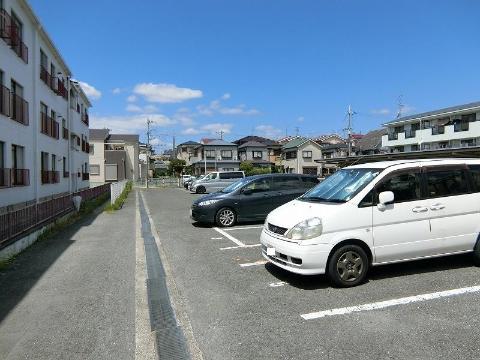 ラフィネ北野　その他共有部分　駐車場