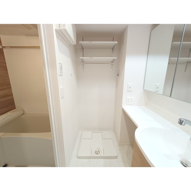 玄関　※類似物件（反転）