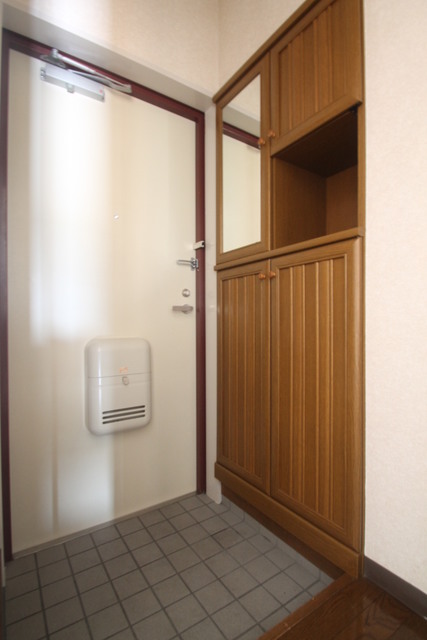 玄関　下駄箱付玄関！