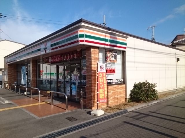 コンビニ　セブンイレブン様（コンビニ）まで500m