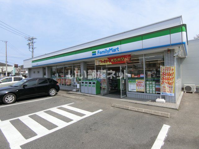 コンビニ　ファミリーマート 犬山上野店（コンビニ）まで969m