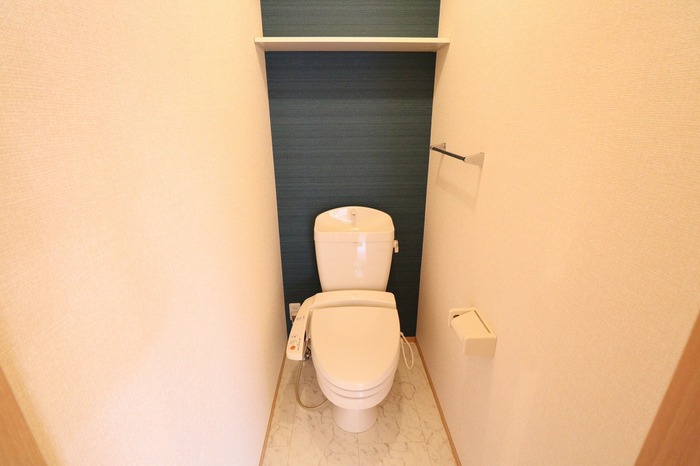 トイレ　温水洗浄暖房便座