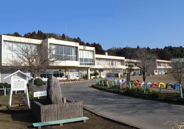 小学校　市立豊田小学校（小学校）まで550m