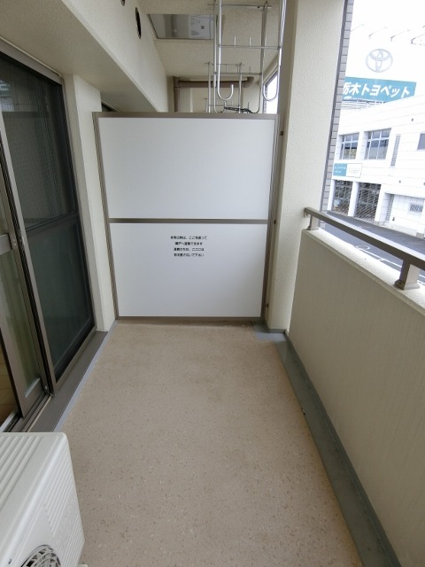 バルコニー　図面と現状に相違がある場合には現状を優先