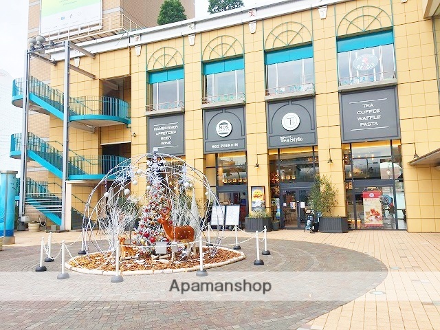 ショッピングセンター　ワールドポーターズビブレ（ショッピングセンター）まで640m