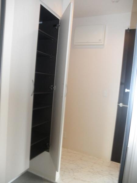 玄関　※現況優先となります。